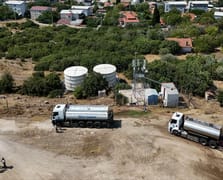 Günlerdir suları kesik olan mahalle sakinleri kalıcı çözüm bekliyor