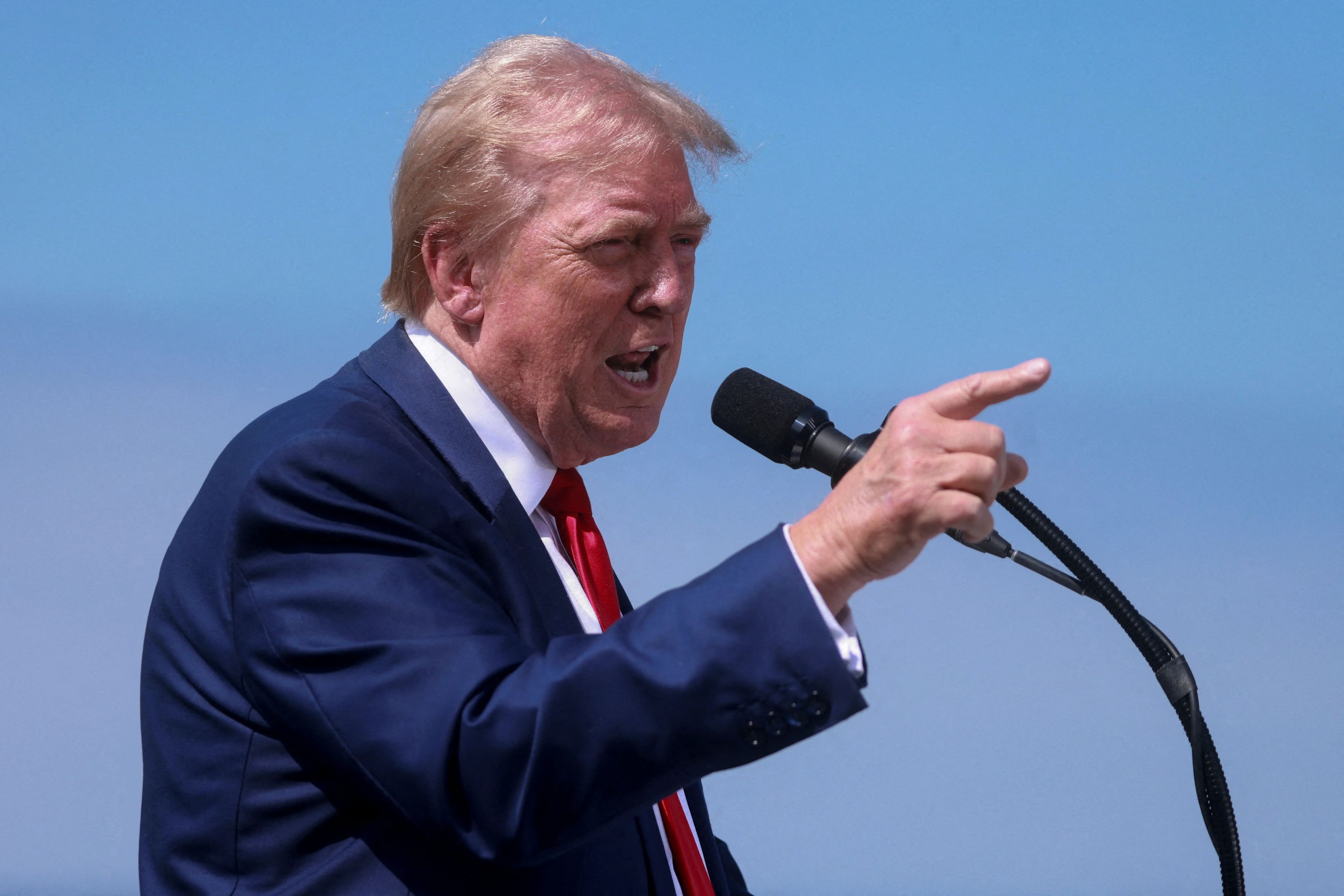 Trump Nijerya'da DEAŞ hedeflerine saldırı düzenlediklerini duyurdu
