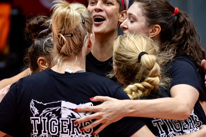 Şampiyonluk rekoru Eczacıbaşı'nda