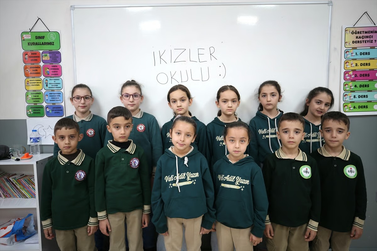 İkizler Okulu'nda eğitim