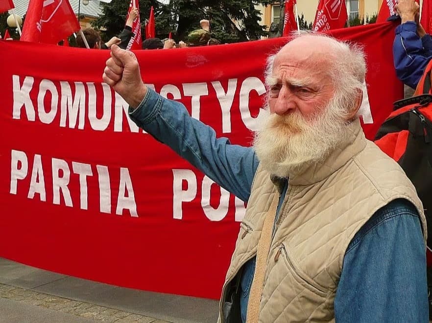 Polonya Komünist Partisi yasadışı ilan edildi