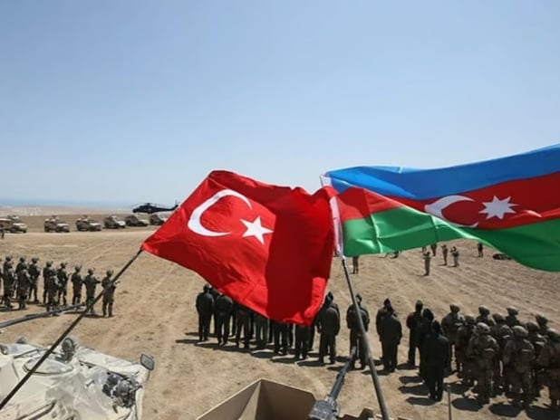 Aliyev'den Türk devletlerine askeri iş birliği çağrısı