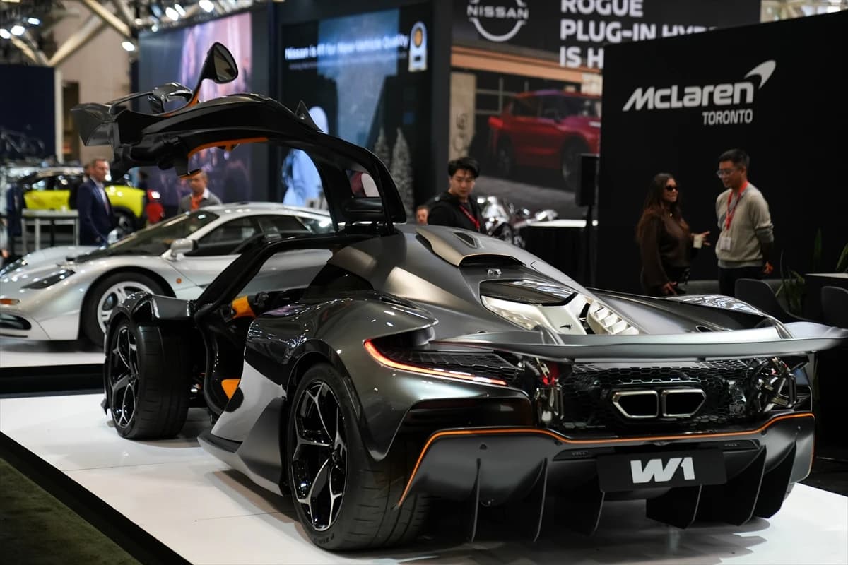 Kanada otomobil fuarı 1.275 beygirlik asfalt canavarı McLaren W1'e ev sahipliği yapacak