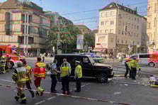 Stuttgart’ta araç kalabalığa daldı: En az 3 yaralı