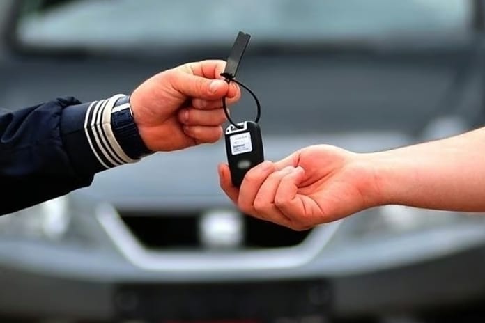 Yeni vergi paketi yürürlüğe girdi: Araç devirlerine harç başladı