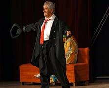 Türk temaşa sanatının büyük ustası: Nejat Uygur