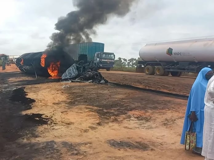 Nijerya'nın Kano eyaletinde meydana gelen kazada çok sayıda kişi öldü