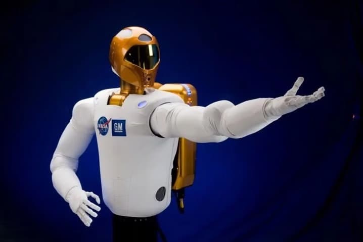 Optimus robotu Mars’ta sınıfta mı kalacak?