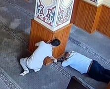 Sultangazi'de camide hırsızlık: Uyuyan vatandaşın telefonunu çaldı