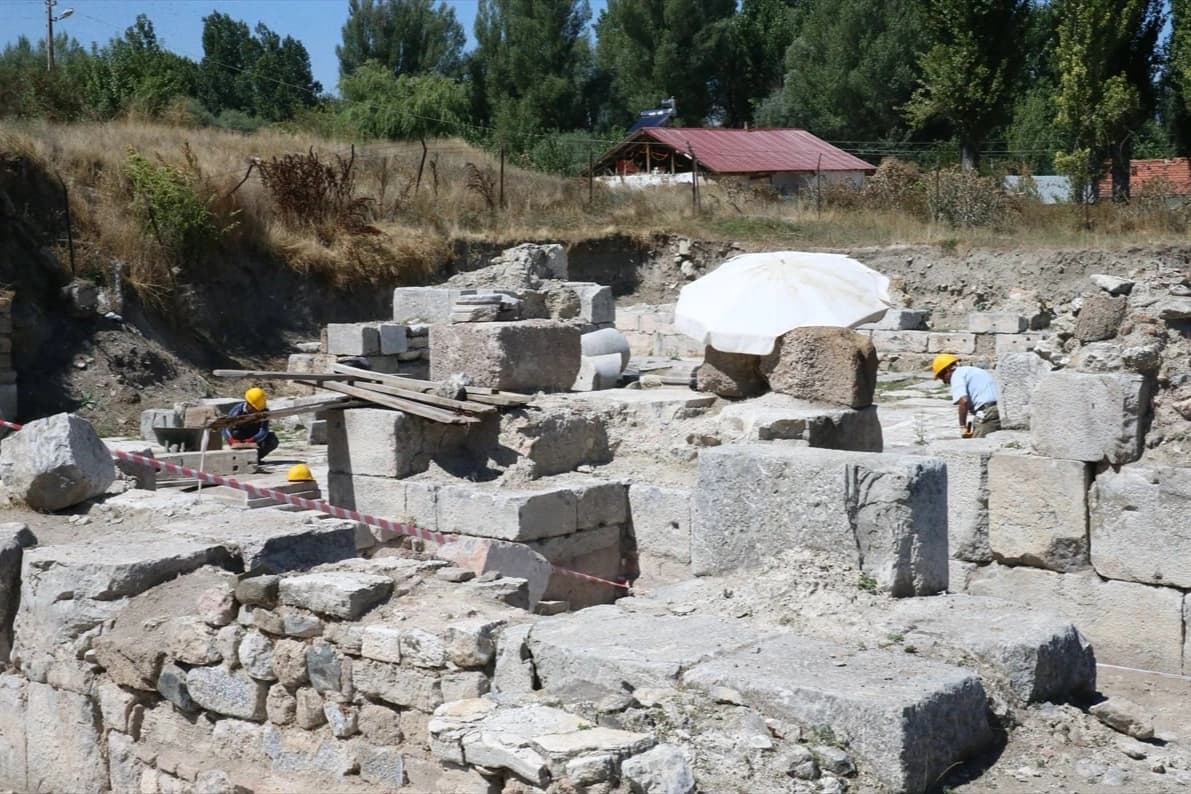 Sebastapolis Antik Kenti gün yüzüne çıkıyor