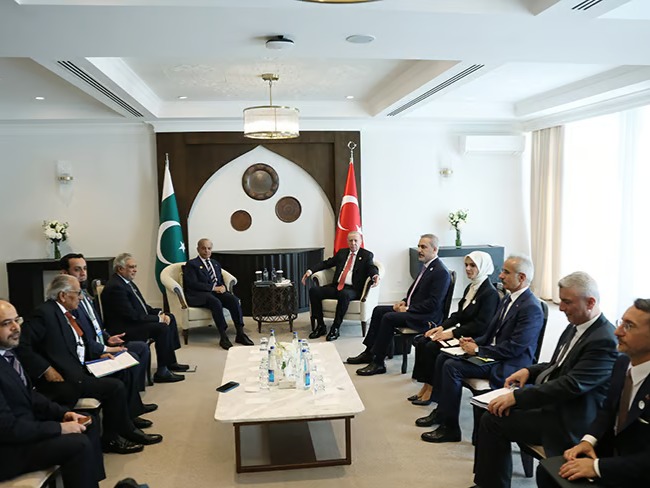 Cumhurbaşkanı Erdoğan Hankendi’de Pezeşkiyan ve Şerif’le görüştü