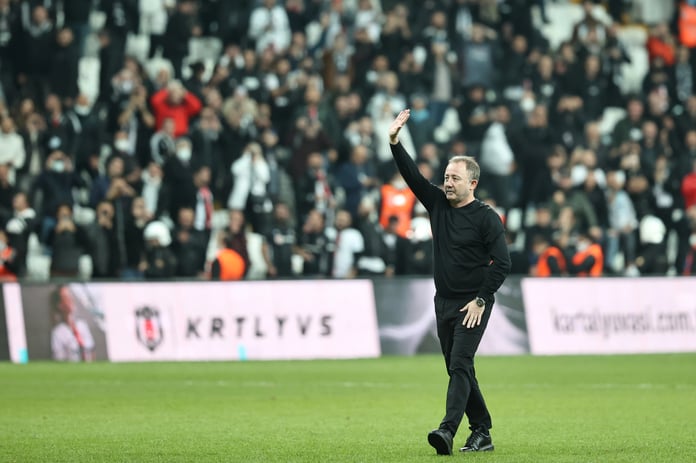 İki kupalı şampiyon yuvasına geri döndü: Beşiktaş, Sergen Yalçın ile anlaşma sağladı