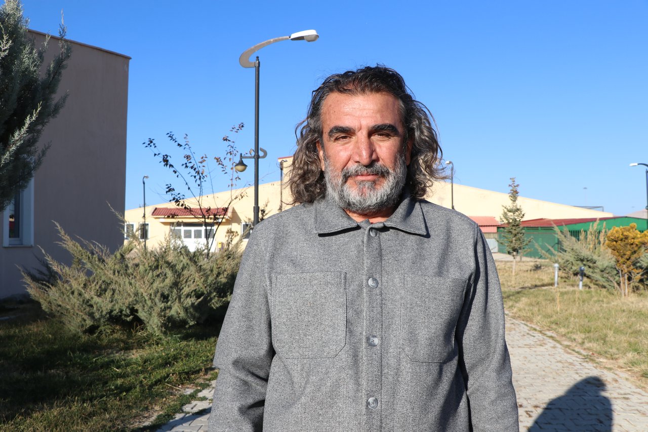 Bitkin halde bulunan vaşak tedavi altına alındı
