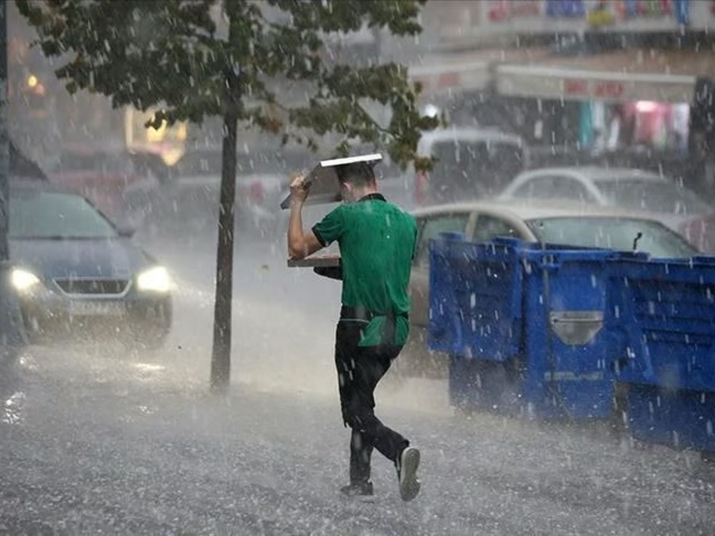Meteoroloji'den sağanak ve fırtına uyarısı! Öğleden sonra bu saatlere dikkat: İl il hava durumu açıklandı