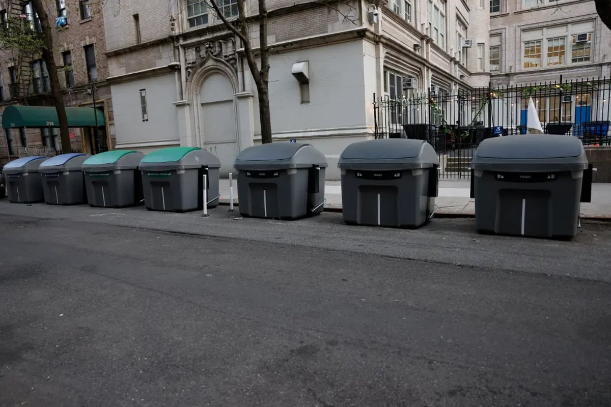 Farelere karşı uygulanan kapaklı çöp kutusu sistemi - New York Post 