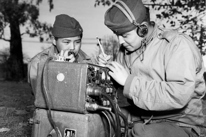 İkinci Dünya Savaşı'nın Navajo Kod konuşmacıları