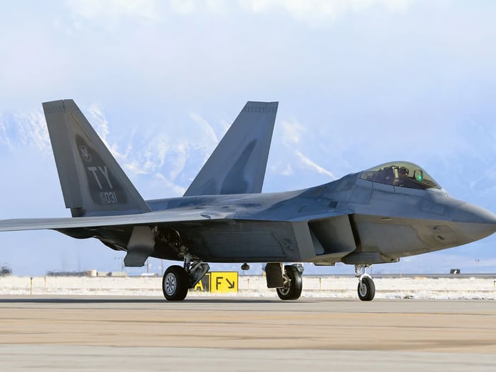 Küresel askeri harcamalar geçen yıl 2 trilyon 718 milyar dolarla rekor yenilendi