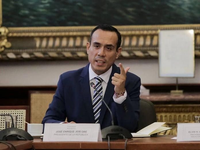 Peru'da geçici Devlet Başkanı görevden alındı