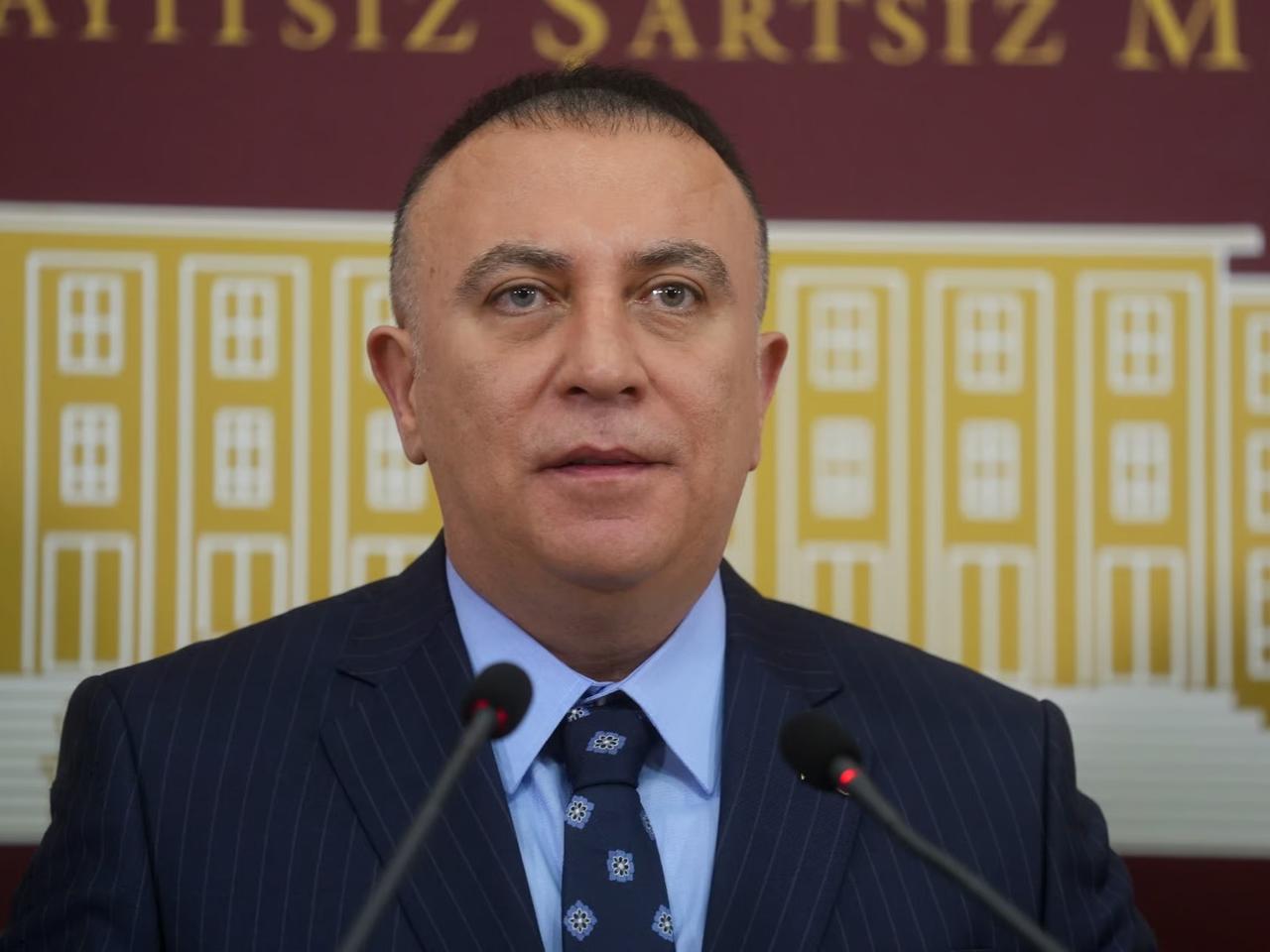 MHP Genel Başkan Yardımcısı İzzet Ulvi Yönter istifa etti