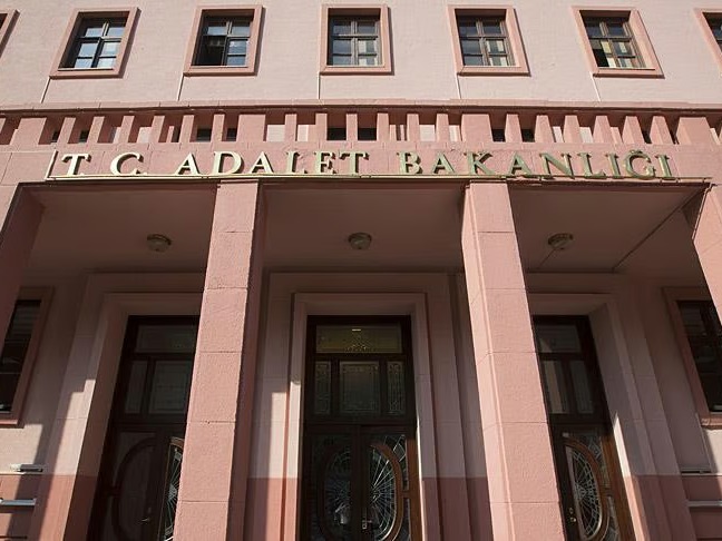 Adalet Bakanlığı 5 bin personel alacak başvurular 1 Ağustos'ta başlıyor