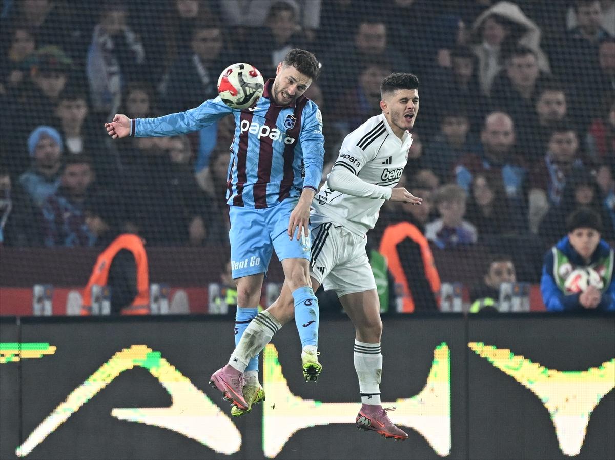 Süper Lig'de gol düellosu: Papara Park'ta 6 gol, 1 kırmızı kart! Trabzonspor ve Beşiktaş puanları bölüştü