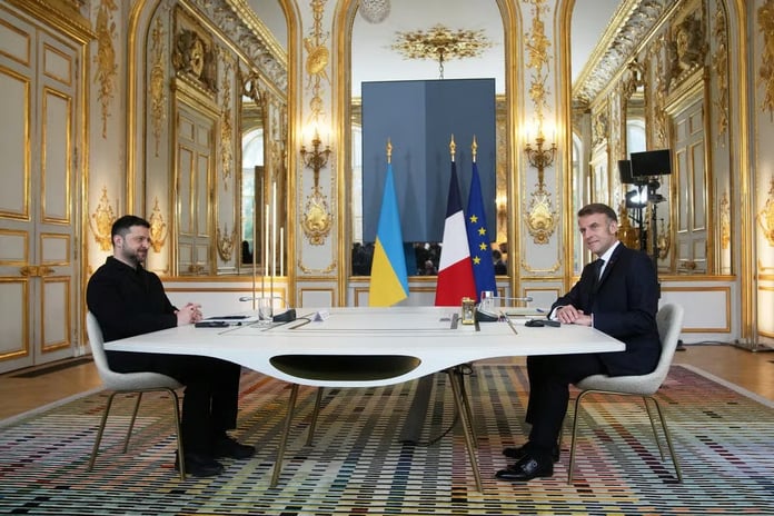 Macron ve Zelenskiy Trump'ın barış planını görüştü