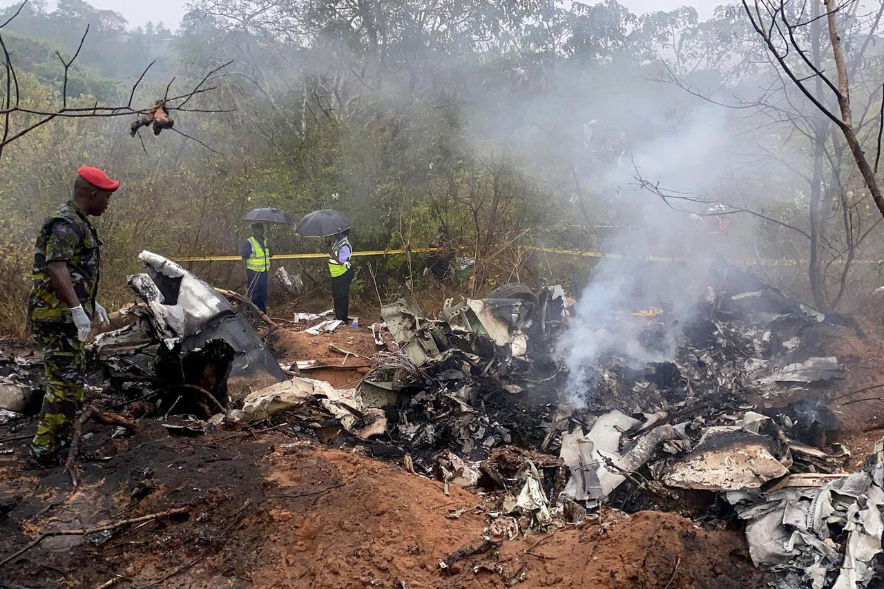 Kenya'da özel uçak düştü: 12 ölü