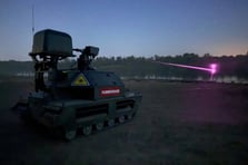 Rusya, Kurier UGV üzerinde geliştirilen Lgnis lazer silahını tanıttı