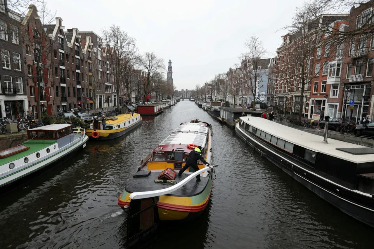 Amsterdam'da et ve fosil yakıt reklamları yasaklandı