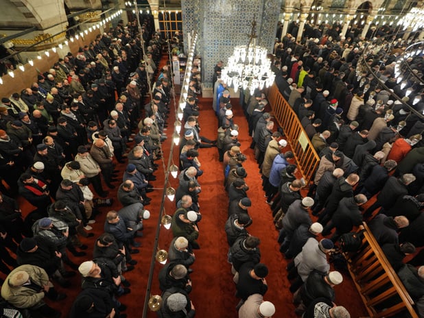 Diyanet İşleri Başkanlığı il il bayram namazı saatlerini açıkladı