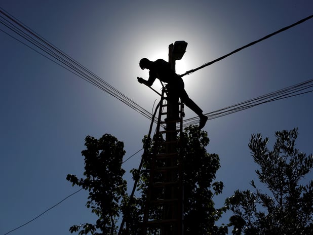 Irak'ta elektrik krizi: Ülke karanlığa gömüldü