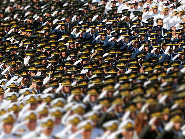 TSK'da FETÖ operasyonu 176 asker gözaltında