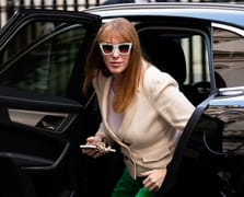 Vergi kaçırdığı ifşa olan İngiltere Başbakan Yardımcısı istifa etti