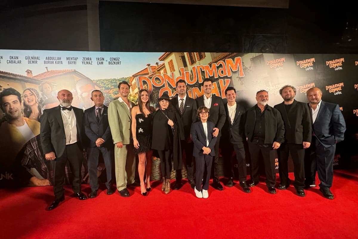 Dondurmam Gaymak 20 yıl sonra geri dönüyor: Filmin galası gerçekleşti