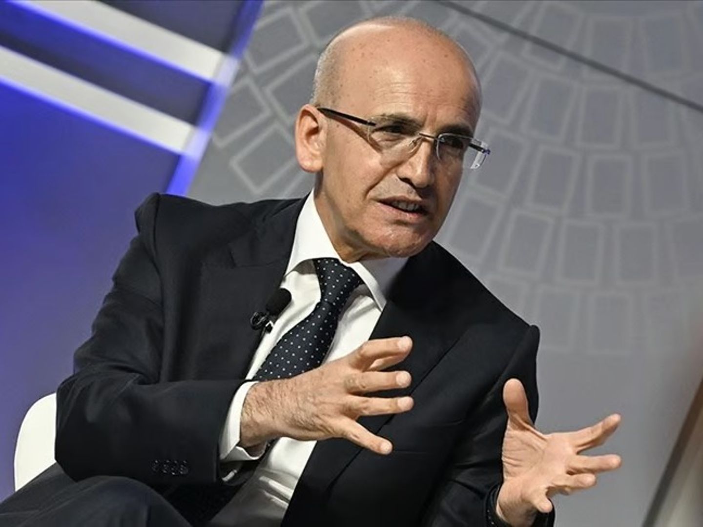 Bakan Şimşek'ten çifte mesaj: Enflasyon düşüyor, vergi adaleti geliyor