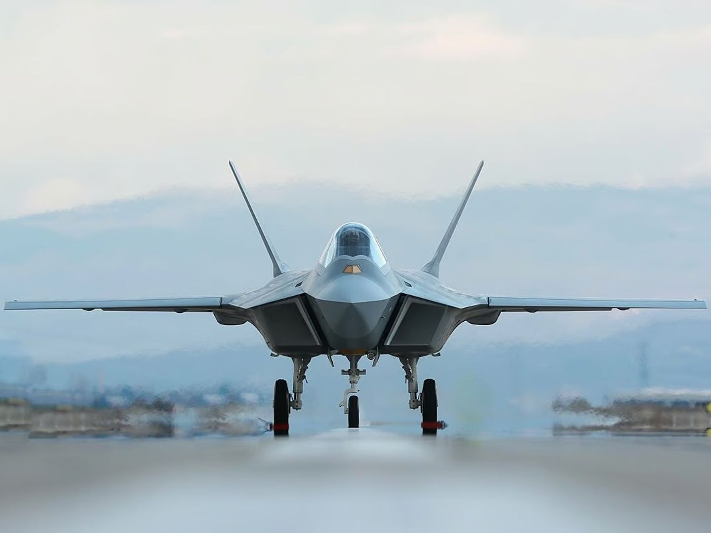 Modern Diplomacy: Türkiye'nin savaş uçağı geliştirmesi dünyayı alarma geçirmeli