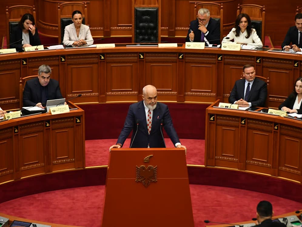 Arnavutluk'ta yeni hükümet güven oyu aldı