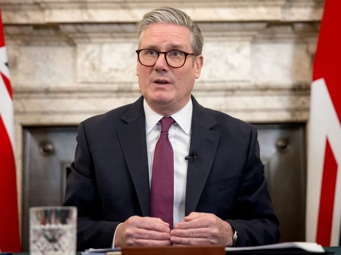 İngiltere Başbakanı Starmer trans kadınlara yönelik yasanın uygulanmasını talep etti