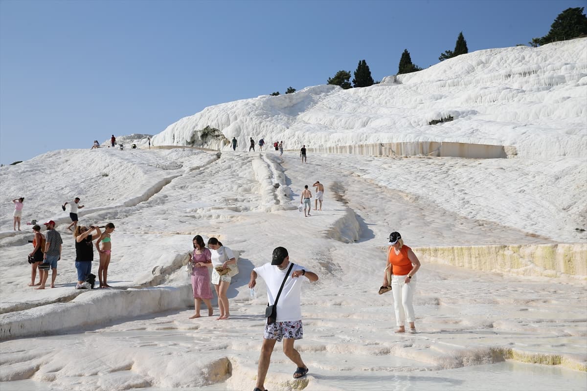 Pamukkale'yi, Kurban Bayramı'nda 53 binden fazla turist ziyaret etti