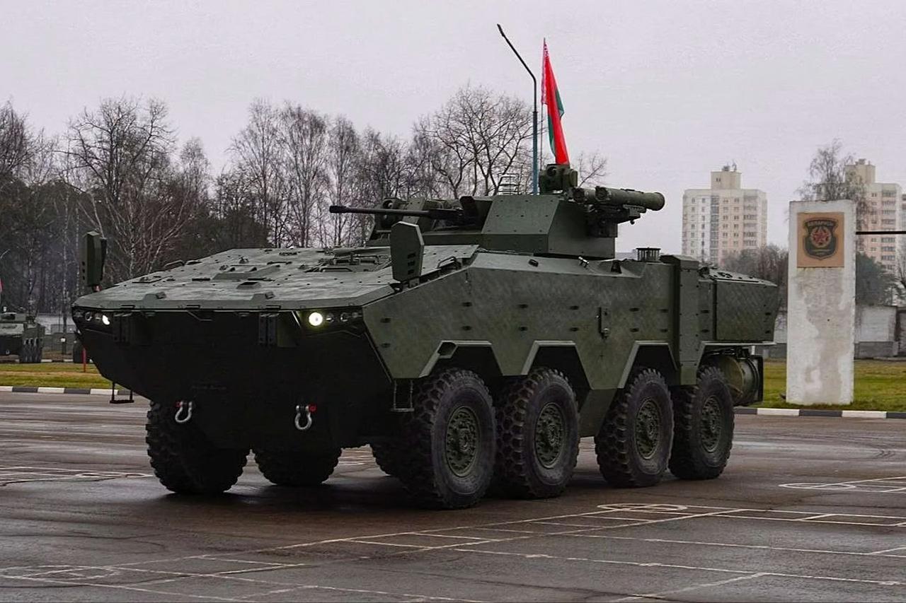 Belarus, yeni BTR-V2 8×8 ZPT’yi envantere aldı