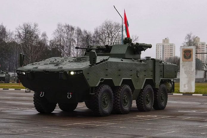 Belarus, yeni nesil BTR-V2 8×8 zırhlı personel taşıyıcısını envantere aldı
