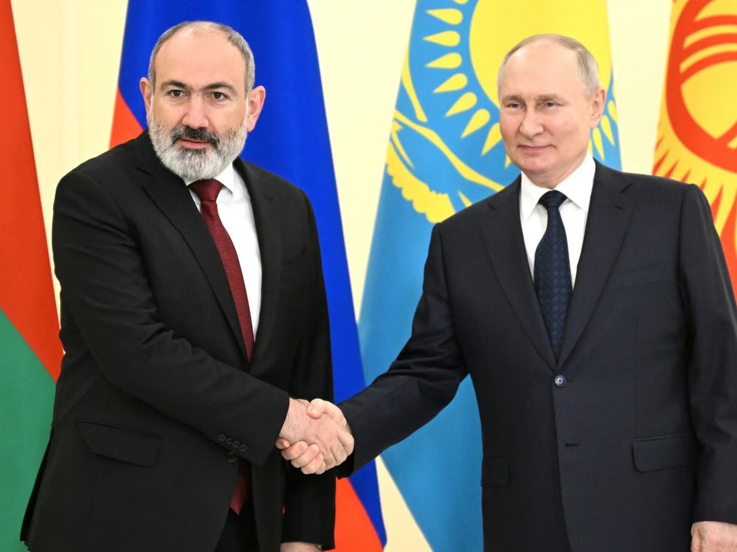 Paşinyan'dan Putin'e net mesaj: Karabağ meselesi kapandı