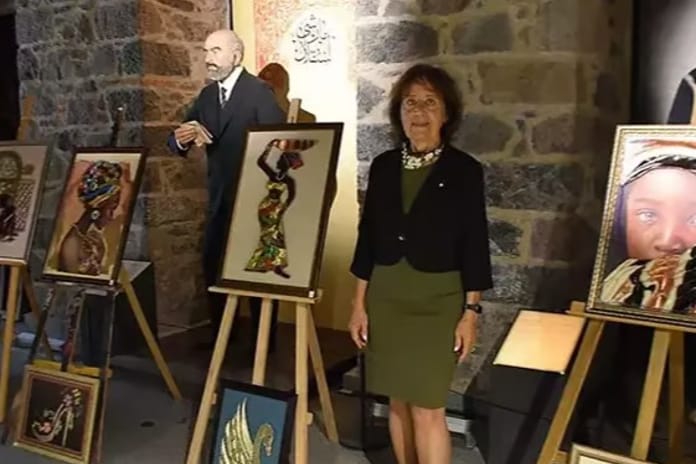 Necla öğretmenden 'Çivi ile Telin Aşkı' sergisi