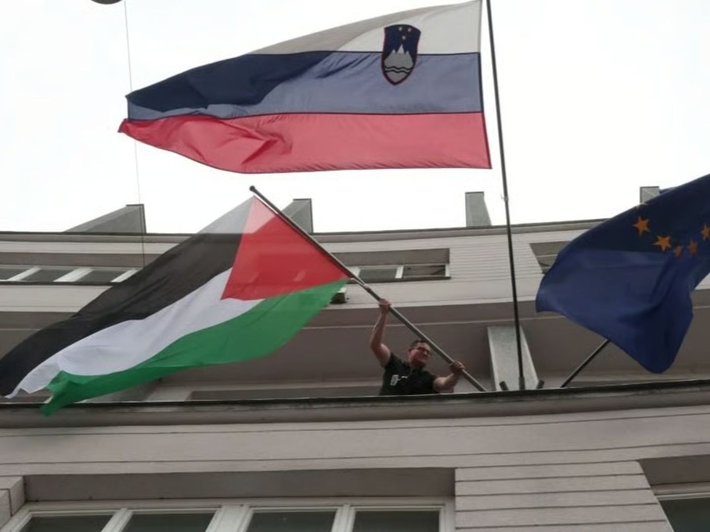 Slovenya'da Filistin bayrağı krizi patlak verdi
