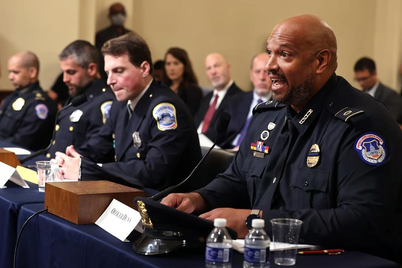 Trump'ın milyarlık fonuna polislerden dava
