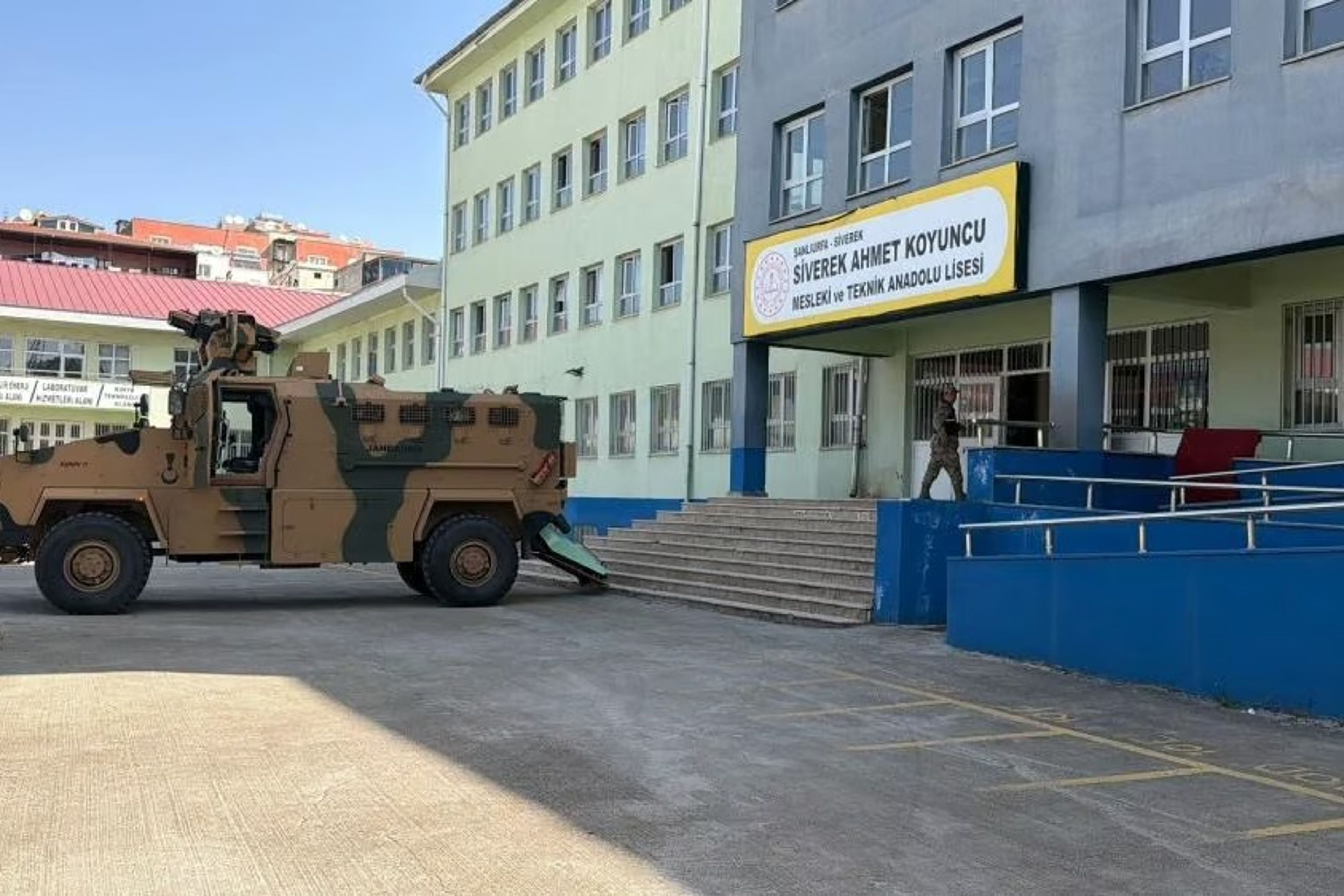 Şanlıurfa'da lisede silahlı saldırı: 16 kişi yaralandı  