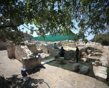 Alexandria Troas Antik Kenti'nde odeon ve çarşı gün yüzüne çıkarılıyor