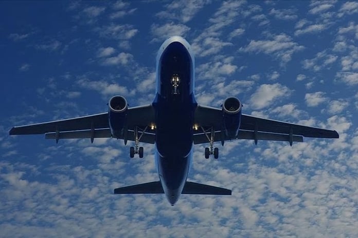 Evli oğlunun sevgilisiyle tatile gitmemesi için bomba ihbarı yaptı