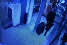 Jammer maskesi düştü: Bavullarda para taşınmış