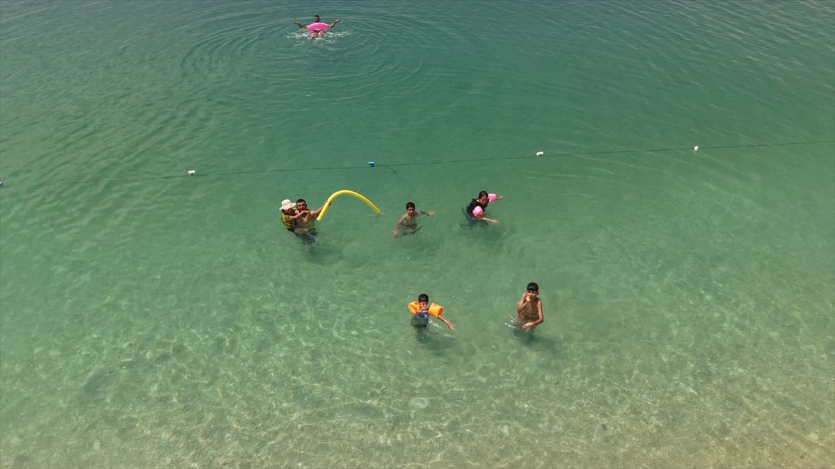 Turkuaz'ın bin bir tonu: Çakıl Adası